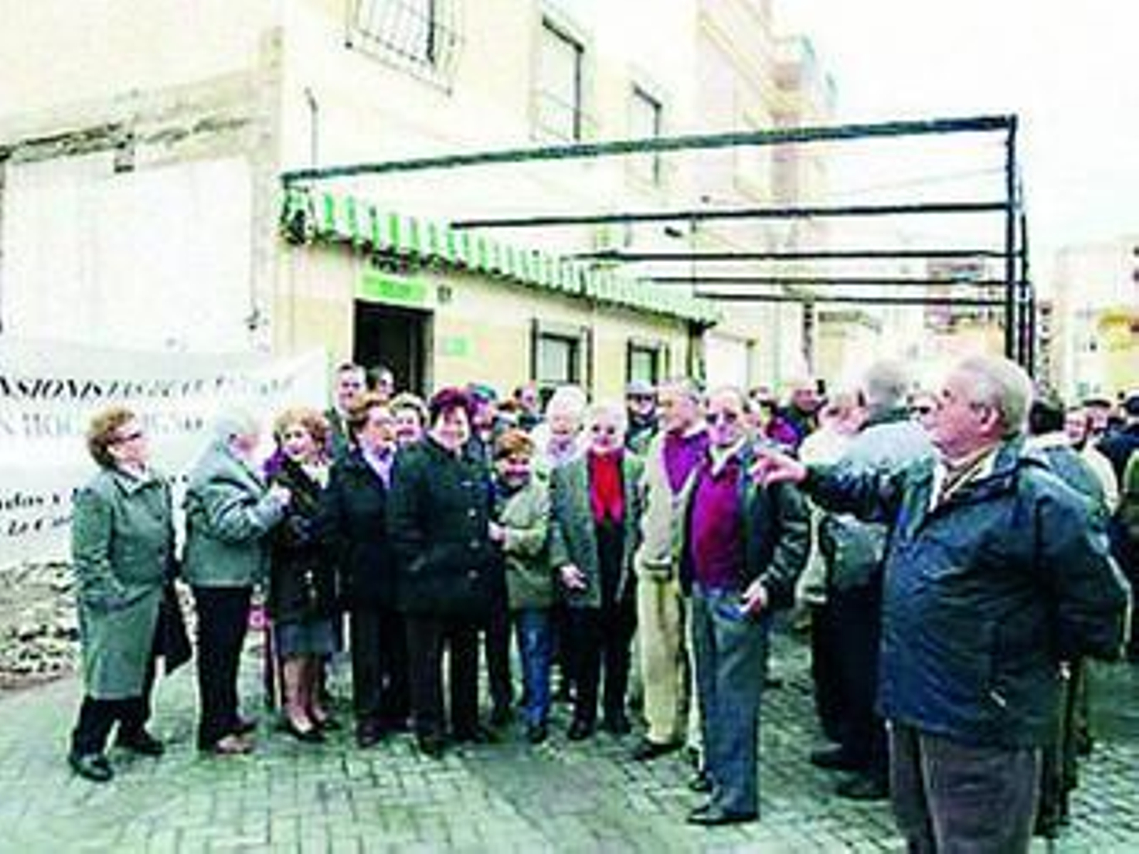 Los mayores de la asociación La Curva se manifestaron hace unas semanas.