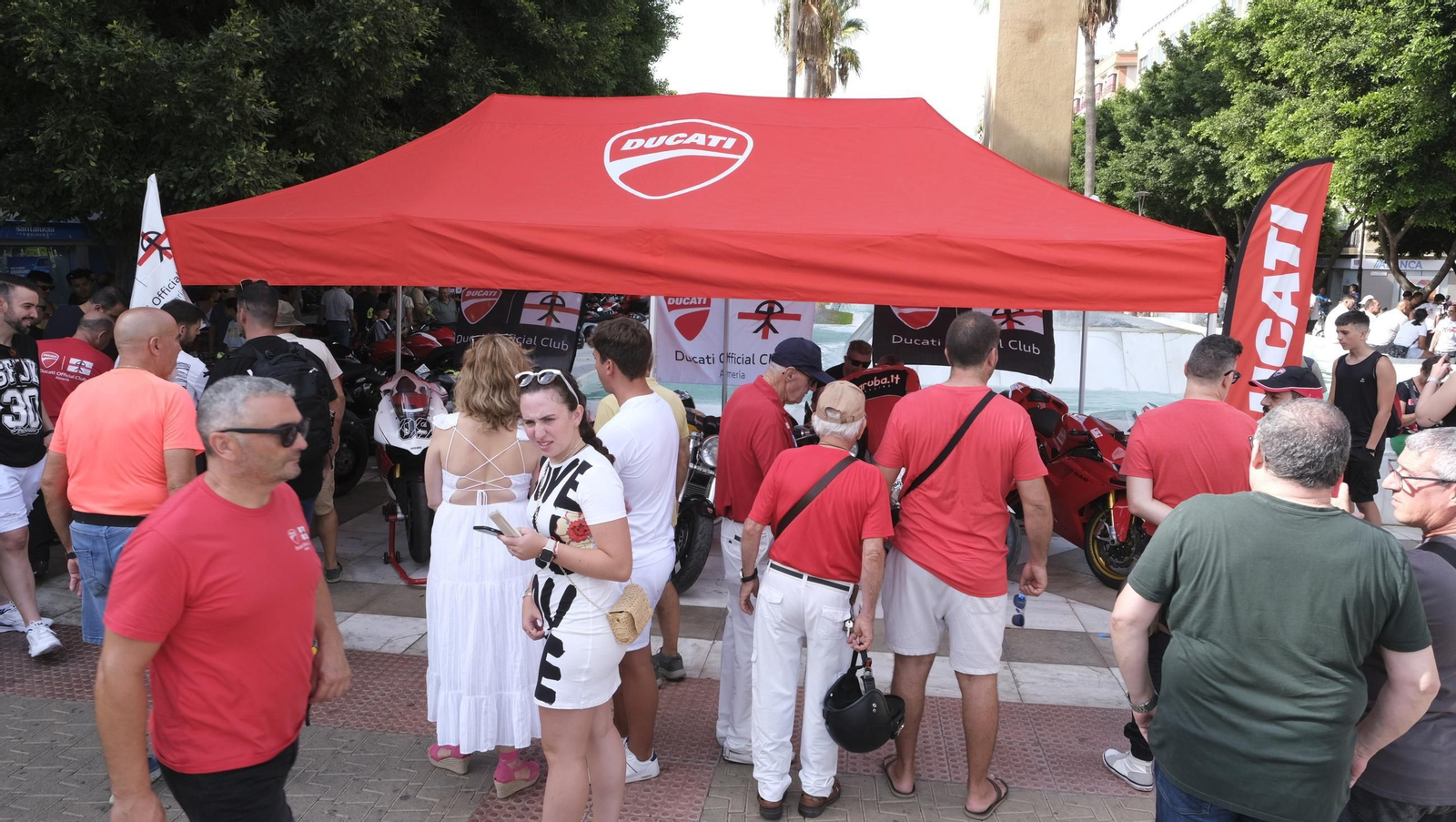Exposición de motos antiguas y Ducatis en la Feria de Almería 2025, en imágenes