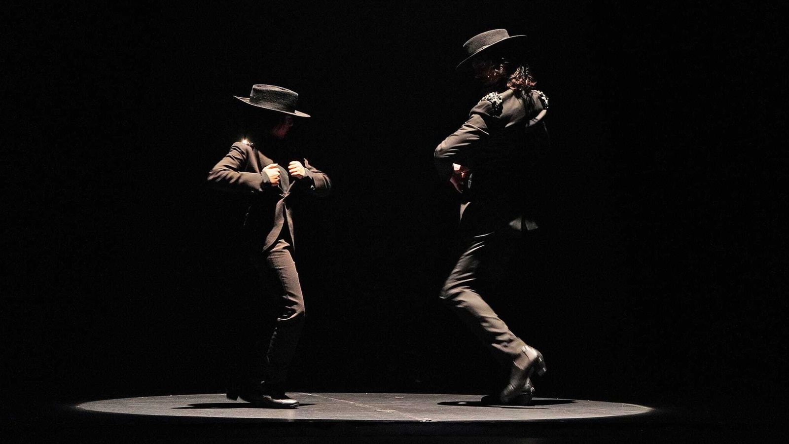 Farruquito junto a el Moreno sobre las tablas del Teatro