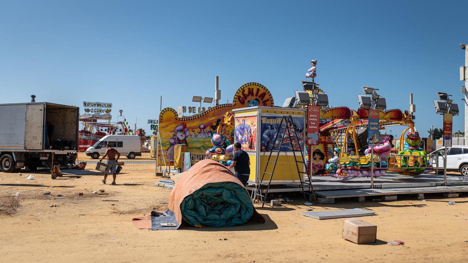 Buena parte de las atracciones estaba ya desmontada a primera hora de la mañana de ayer.