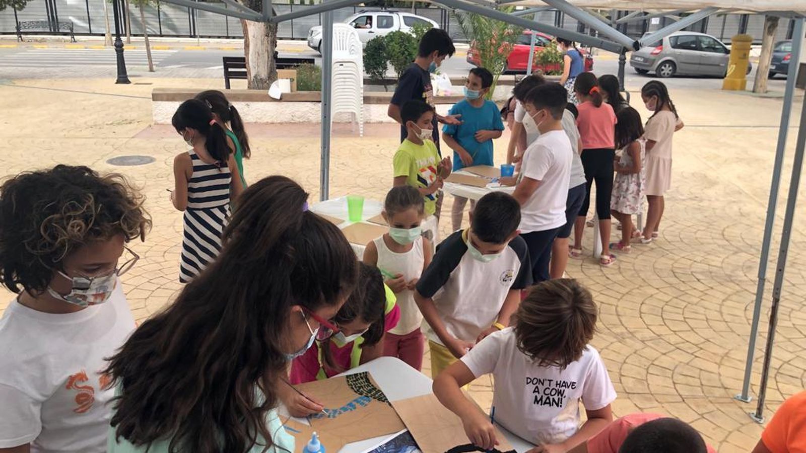 Los niños y jóvenes montefrieños participan en los talleres artísticos