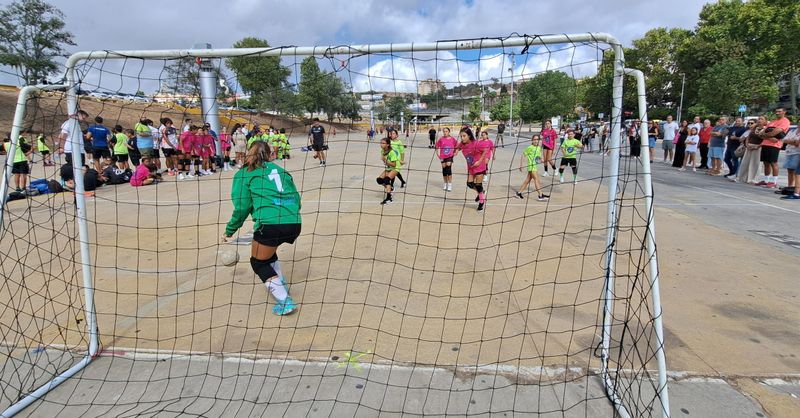 Balonmano w Algeciras: sport i solidarność na XXVIII Turnieju Balonmano Calle