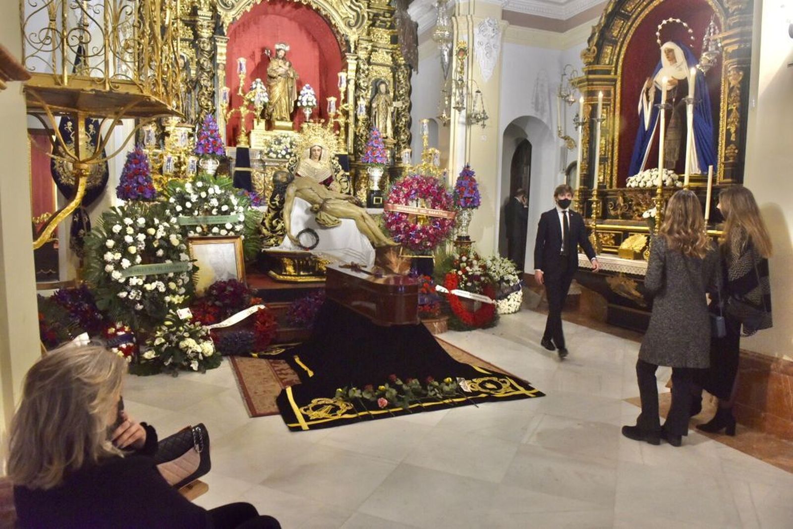 La capilla ardiente instalada en la capilla del Baratillo.