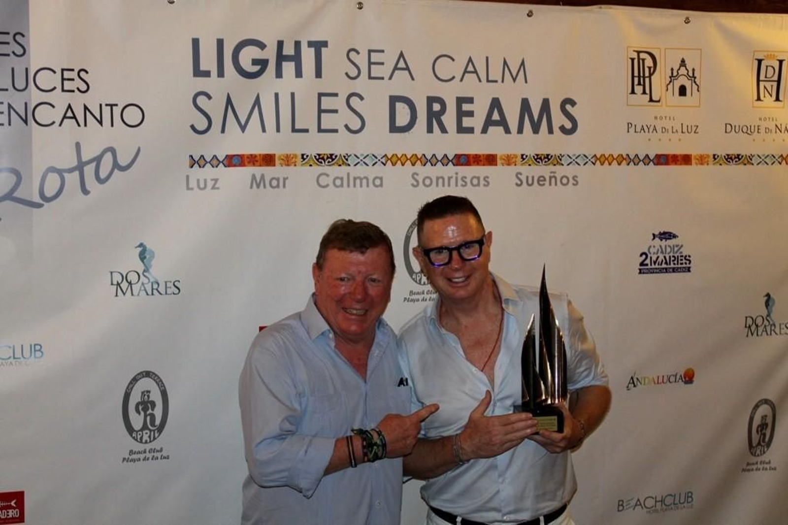 Jorge y César Cadaval tras recoger el reconocimiento como Embajadores de Cádiz.