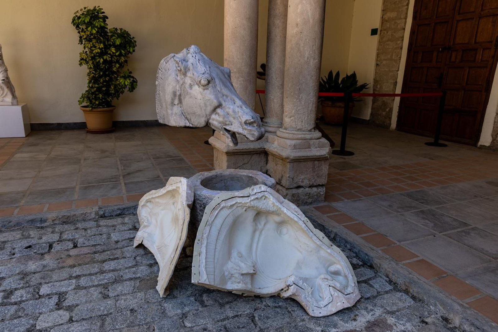 Moldes, reproducciones y perversiones’: la provocadora exposición de escultura que no te puedes perder Moldes, reproducciones y perversiones’: la provocadora exposición de escultura que no te puedes perder