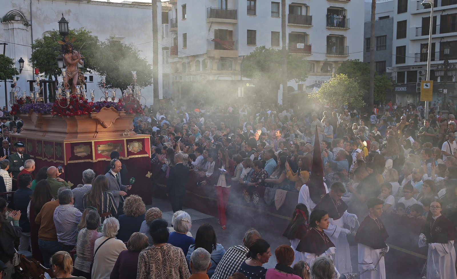Fotos del Lunes Santo en Algeciras: Coronado de Espinas y La Columna