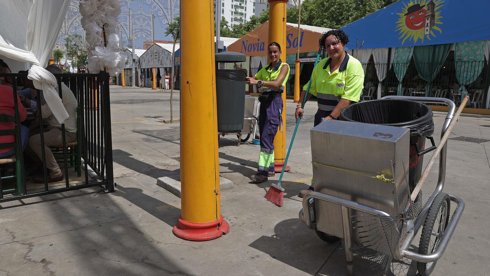 Marina y Lourdes, trabajadoras de Algesa.