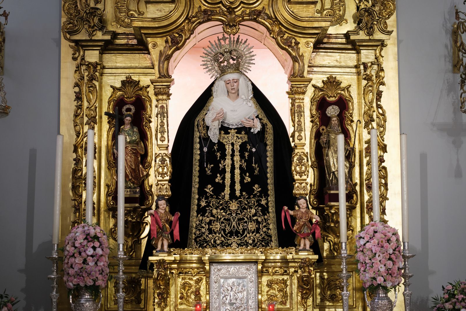 Las imágenes de la Virgen de la Estrella vestida de luto