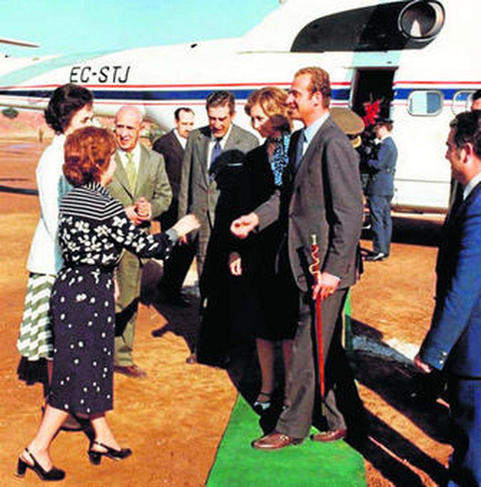 En abril de 1976 el rey don Juan Carlos I visitó Huelva en compañía de doña Sofía.
