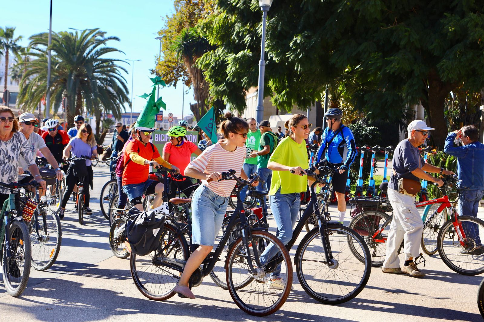 Así ha discurrido la 'bicifestación' por la movilidad verde en Málaga