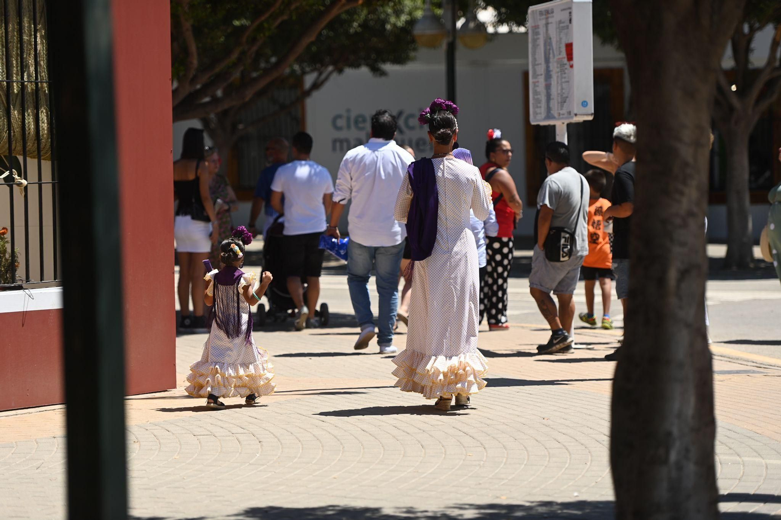 Las fotos del lunes festivo en la Feria en Málaga