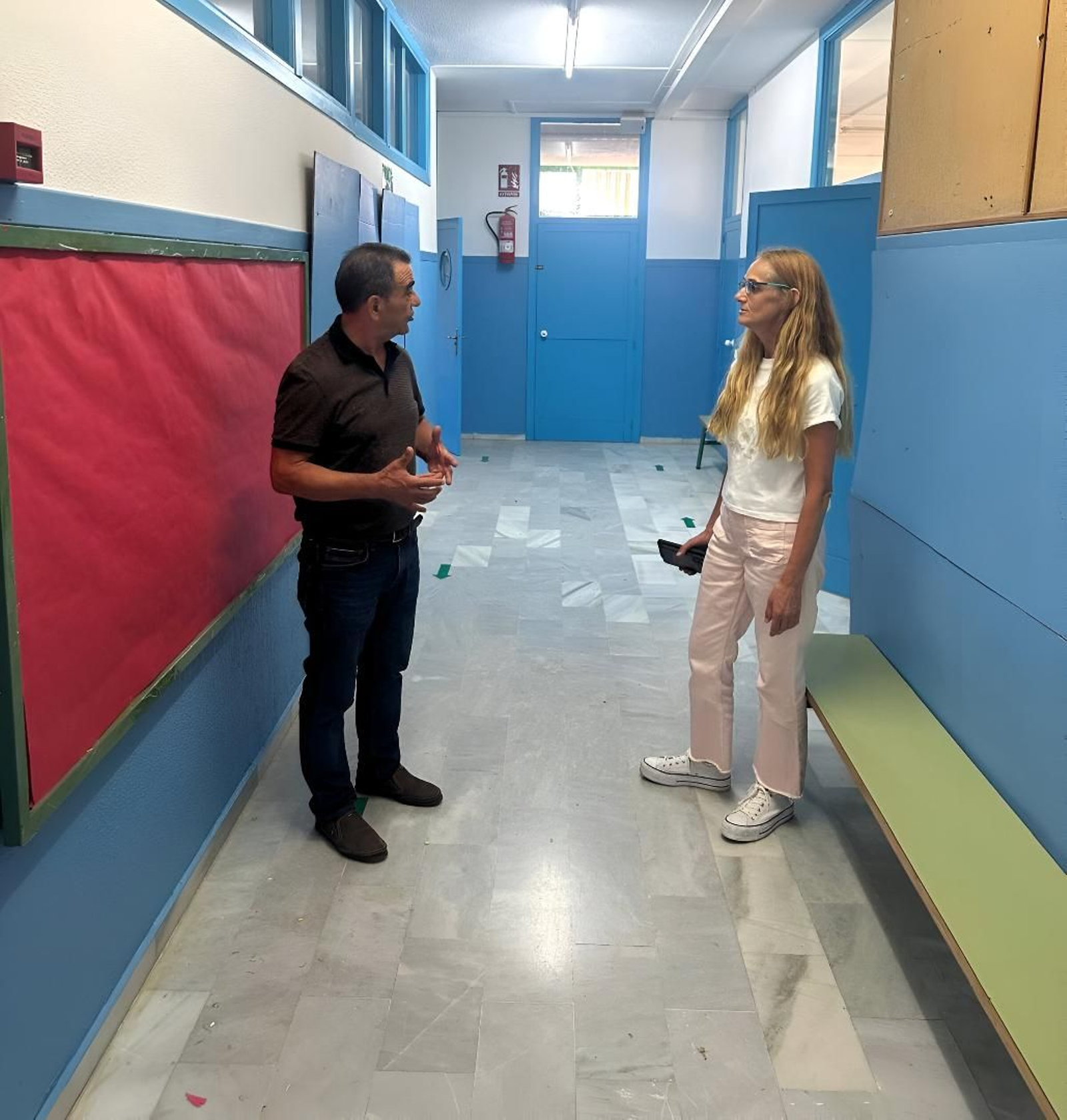 Visita a uno de los centros educativos de La Mojonera.