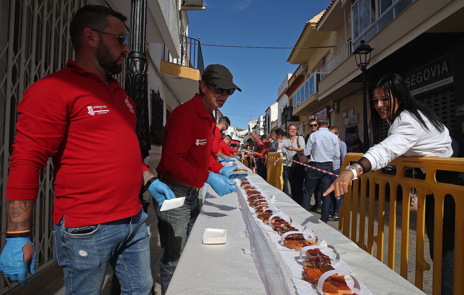 La III Tosta Ibérica Gigante de Los Barrios, en imágenes