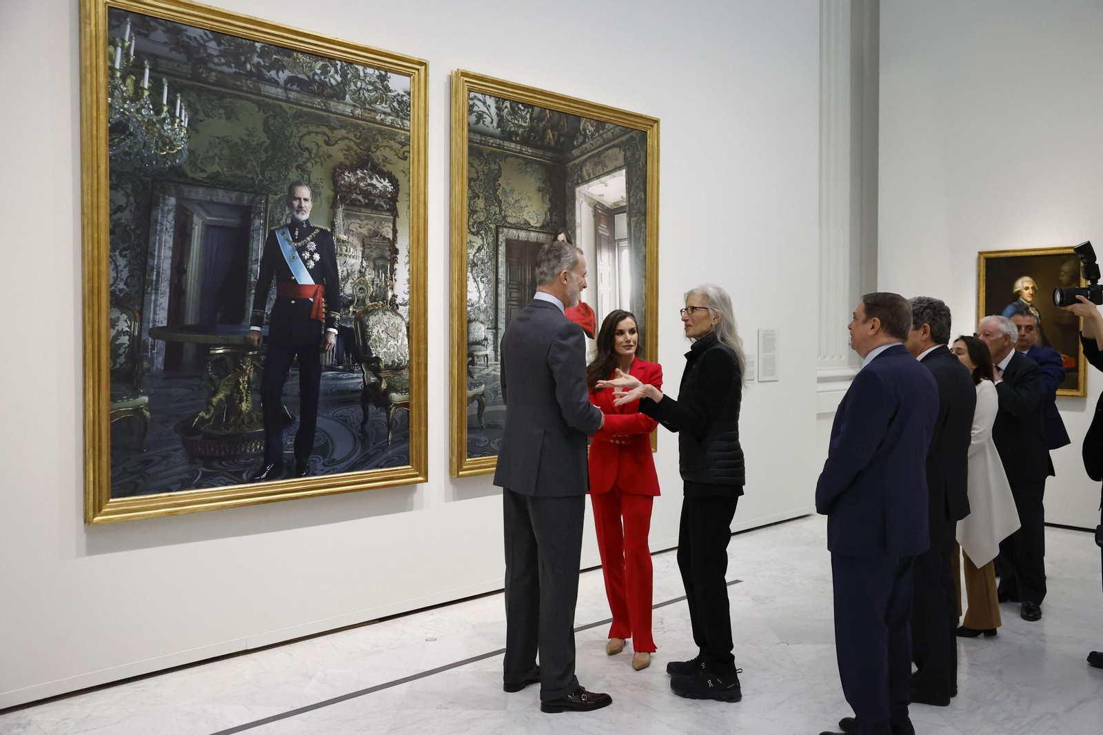 Las fotos de la visita de los Reyes a la exposición con los retratos de Annie Leibovitz