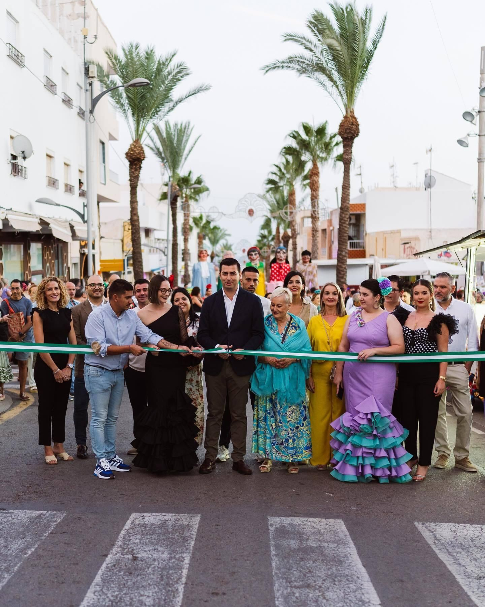 El alcalde dio oficialidad al inicio de la Feria con el corte de la cinta inaugural