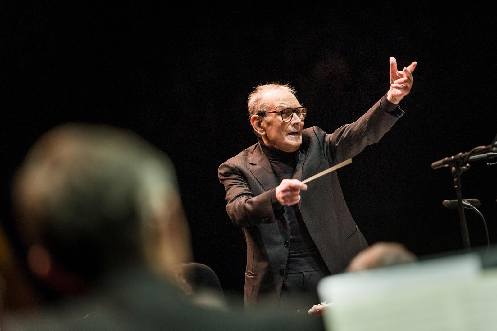 Ennio Morricone durante una actuación.