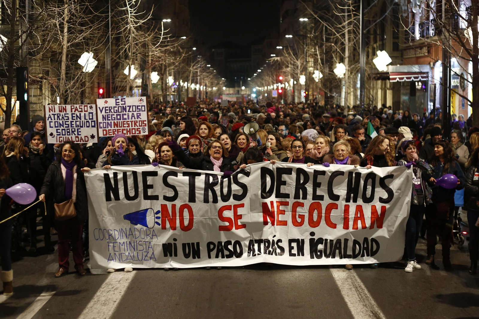 10.000 personas en la manifestación feminista.