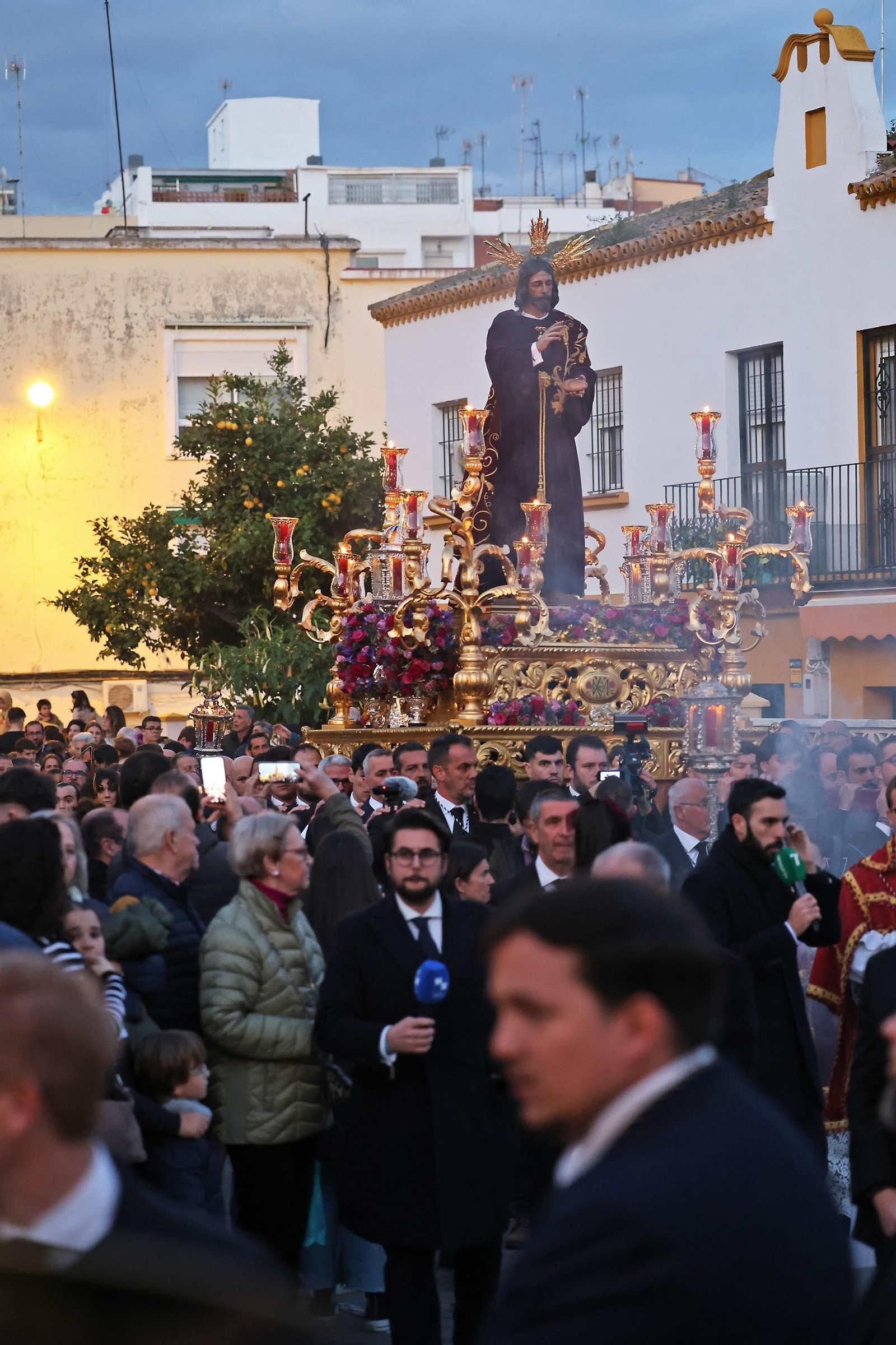 Imágenes del Vía Crucis del Consejo de Cofradías y Hermandades de Huelva