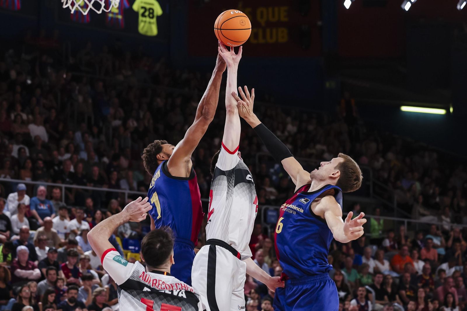 Las mejores imágenes del partido del Covirán Granada en el Palau