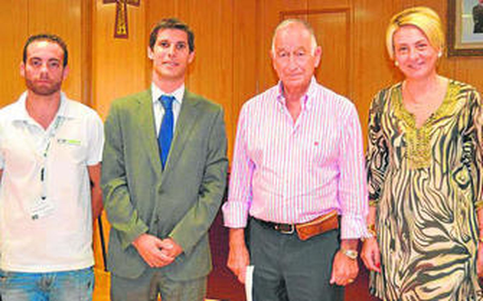 Responsables de Ecovidrio con Gabriel Amat y Eloisa Cabrera.