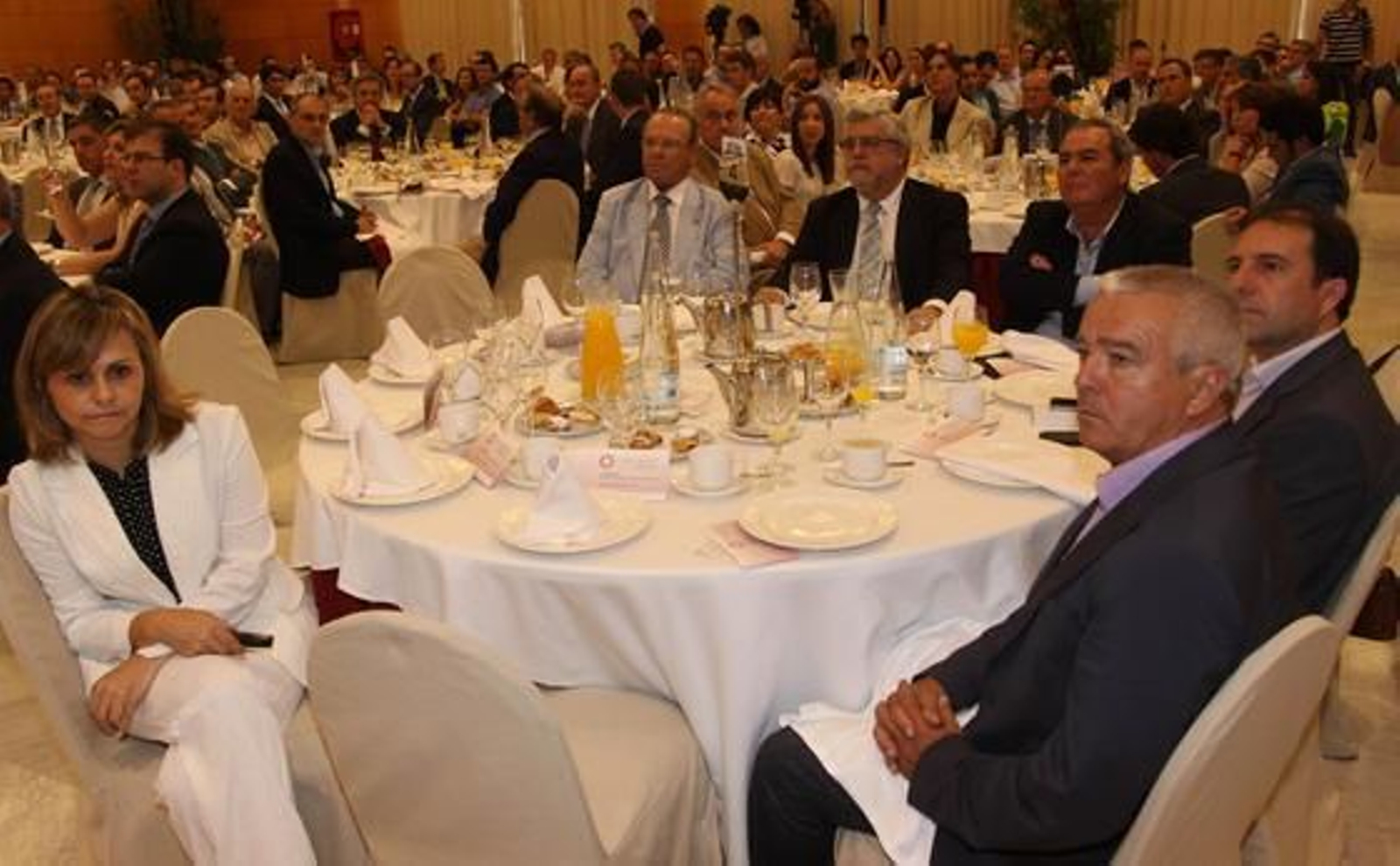Carla Bovio, Antonio Serrano, José M. Cabra de Luna, Juan Carlos Cruces, Rafael Fuentes y Francisco Gutiérrez.

Foto: Javier Albiñana y Miguel Fernández