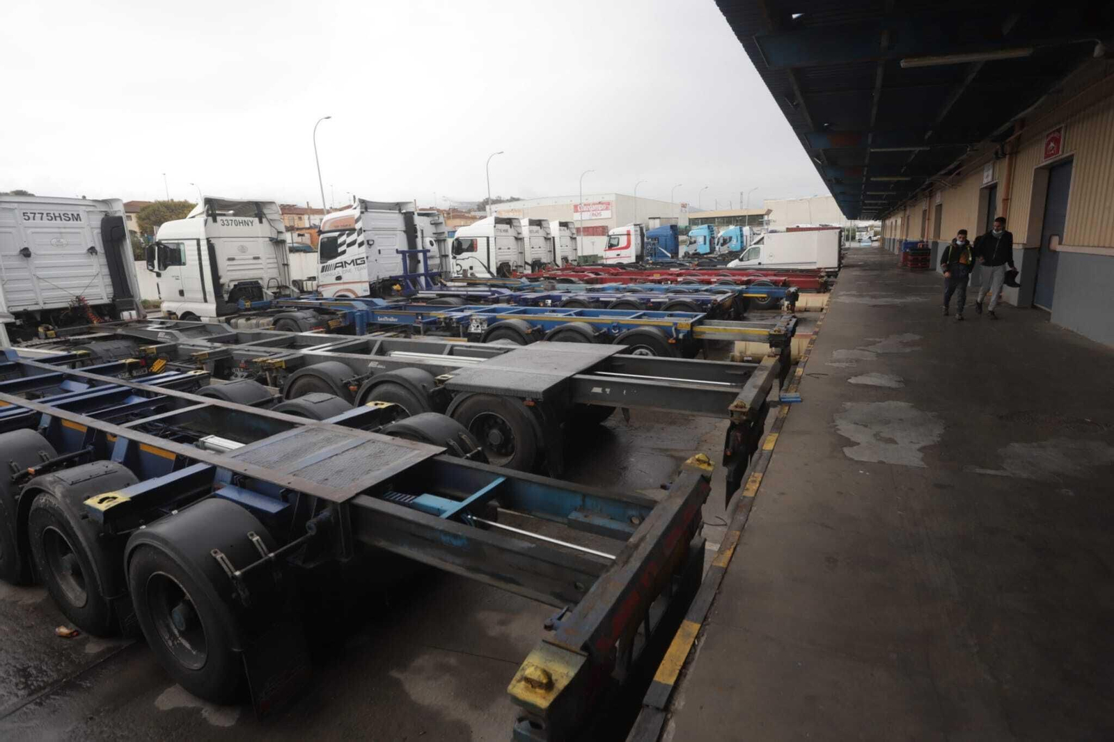 Camiones parados en el Puerto de Algeciras.