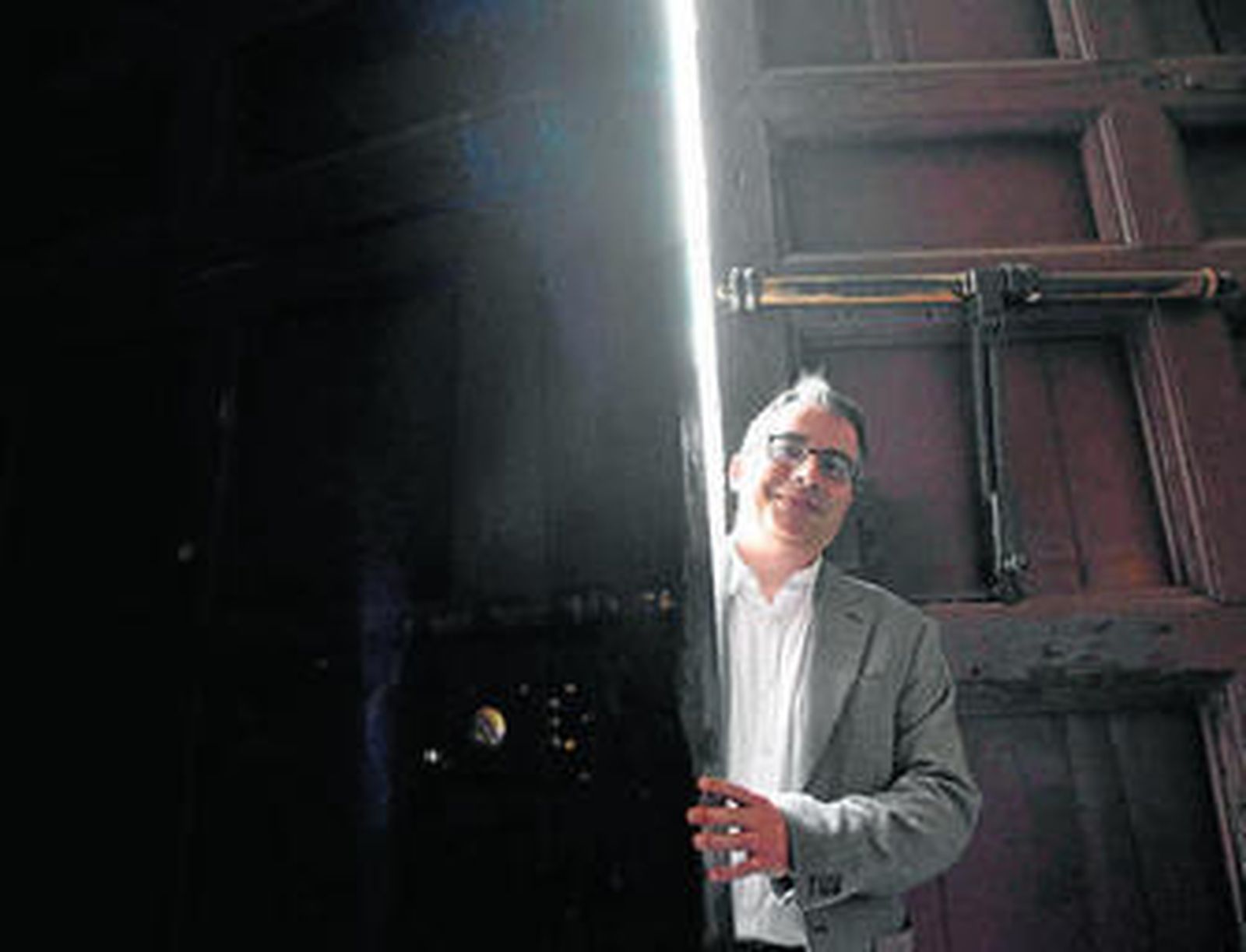 El escritor José Manuel García Gil (Cádiz, 1965), ayer en la sala Apeadero del Ayuntamiento.