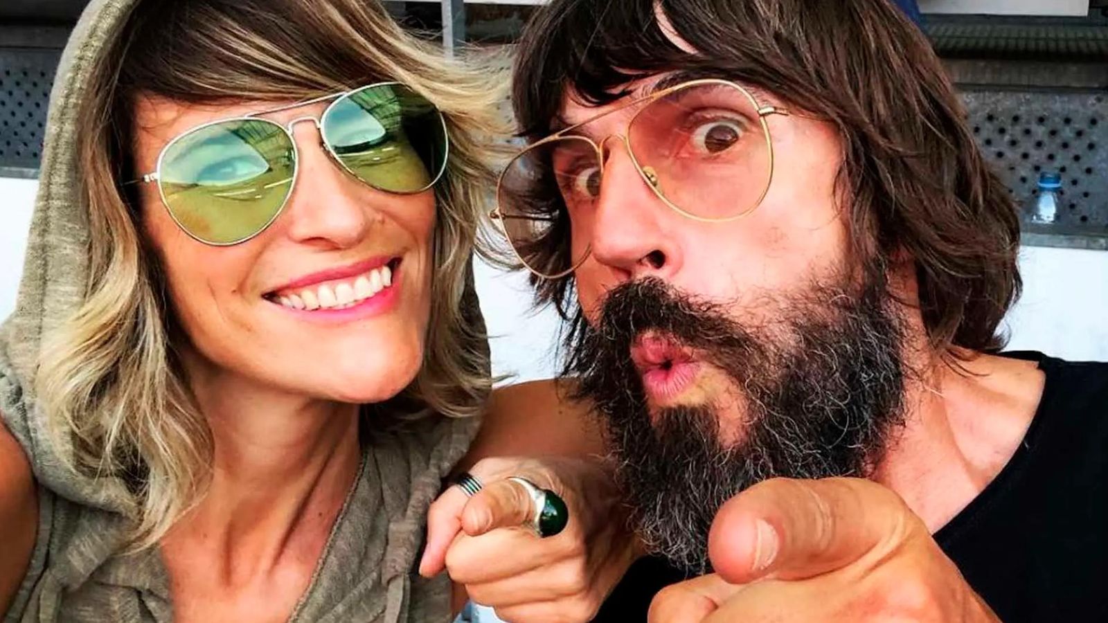 Santi Millán reaparece junto a su mujer con una pose muy oportuna