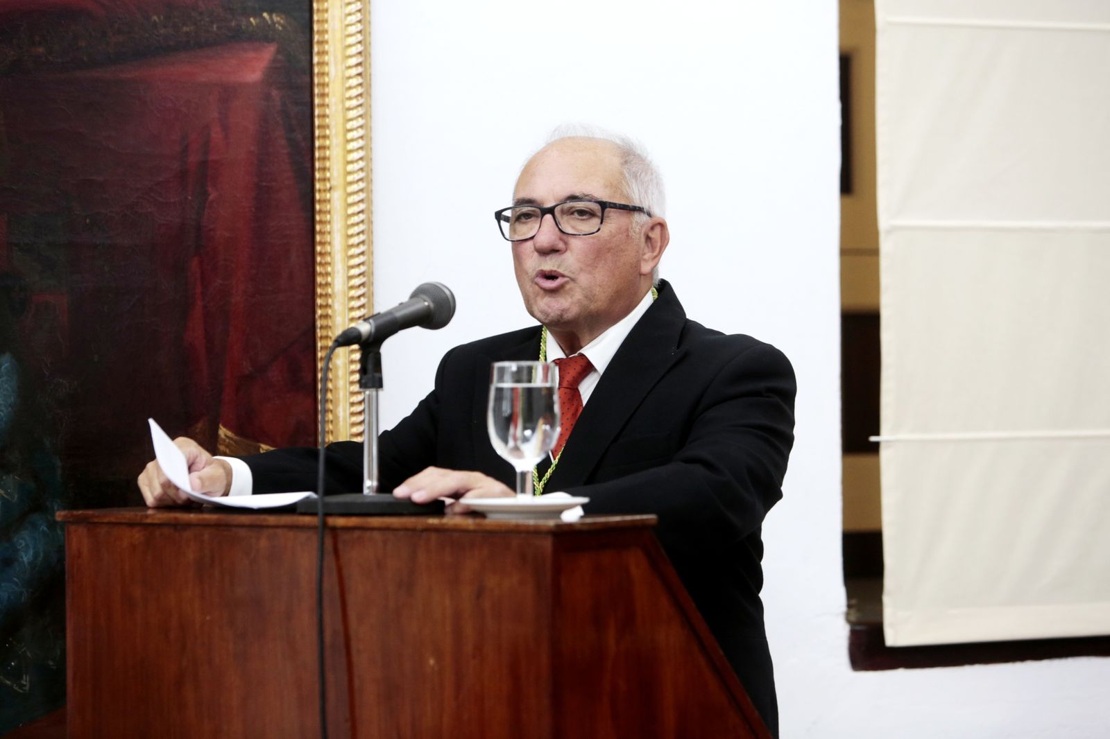 José Ramón Ripoll, durante su contestación al discurso de Velázquez-Gaztelu.
