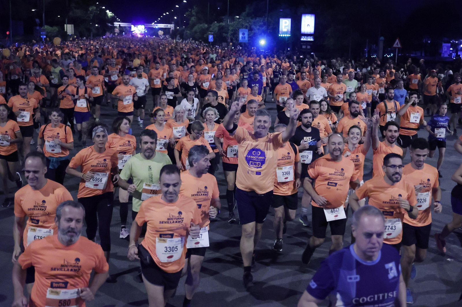 Búscate en la Carrera Nocturna de Sevilla (3)
