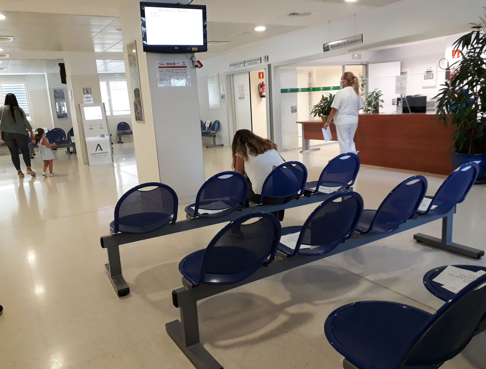 Una de las salas de espera donde funcionan los 'turnómetros',