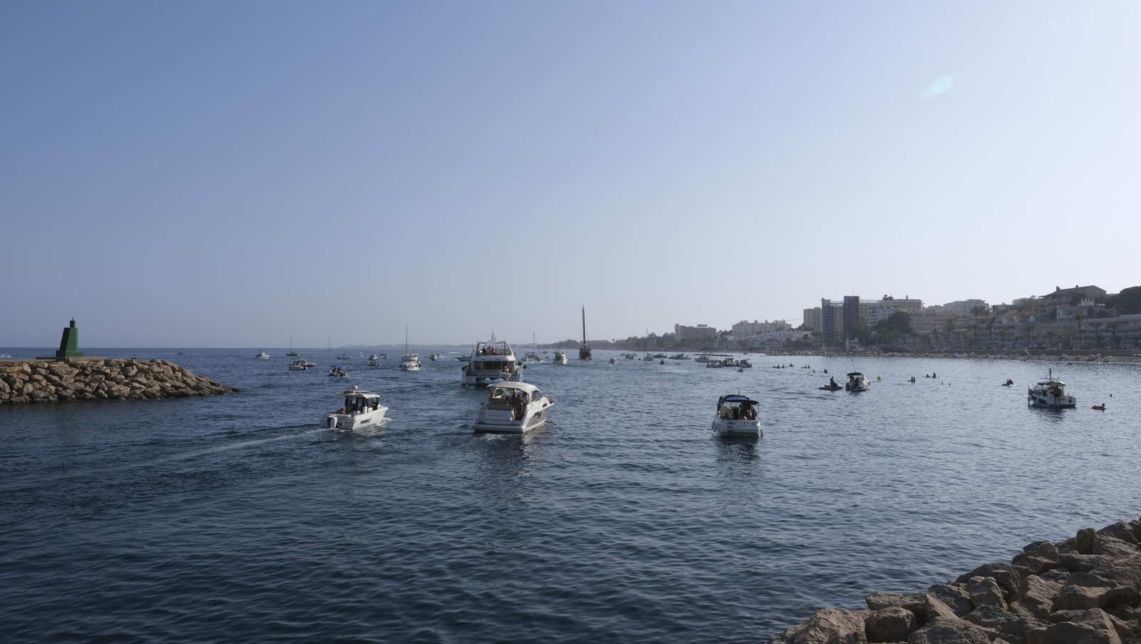 Procesión marítima de la Virgen del Carmen en Aguadulce (Roquetas de Mar), en imágenes