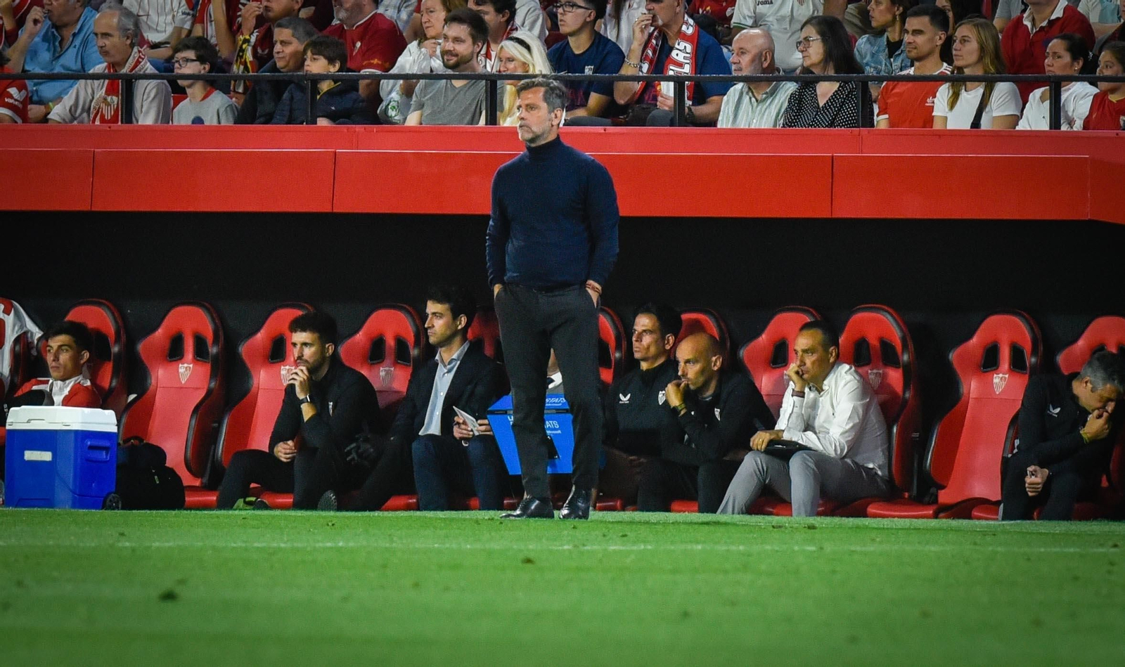 Quique, relajado, en su primer partido verdaderamente plácido en Nervión.