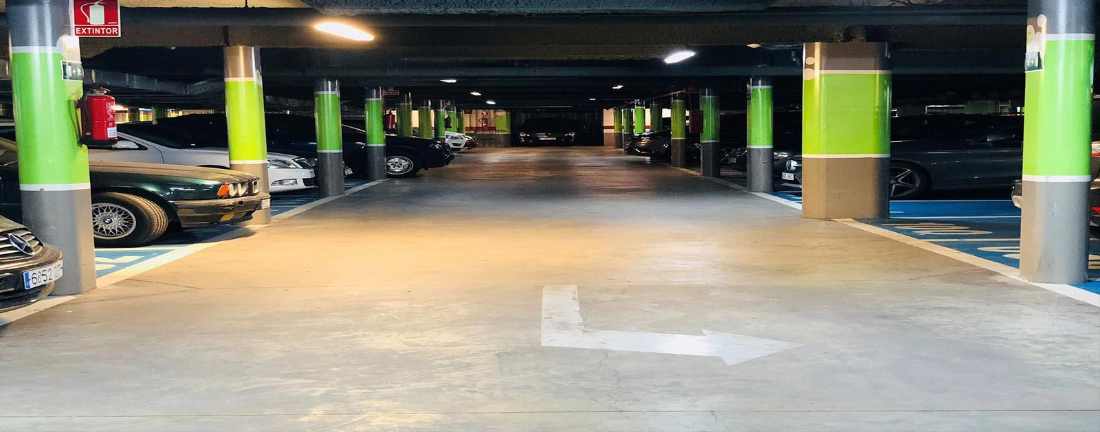 Vista de una de las plantas de parking de la calle José Laguillo.