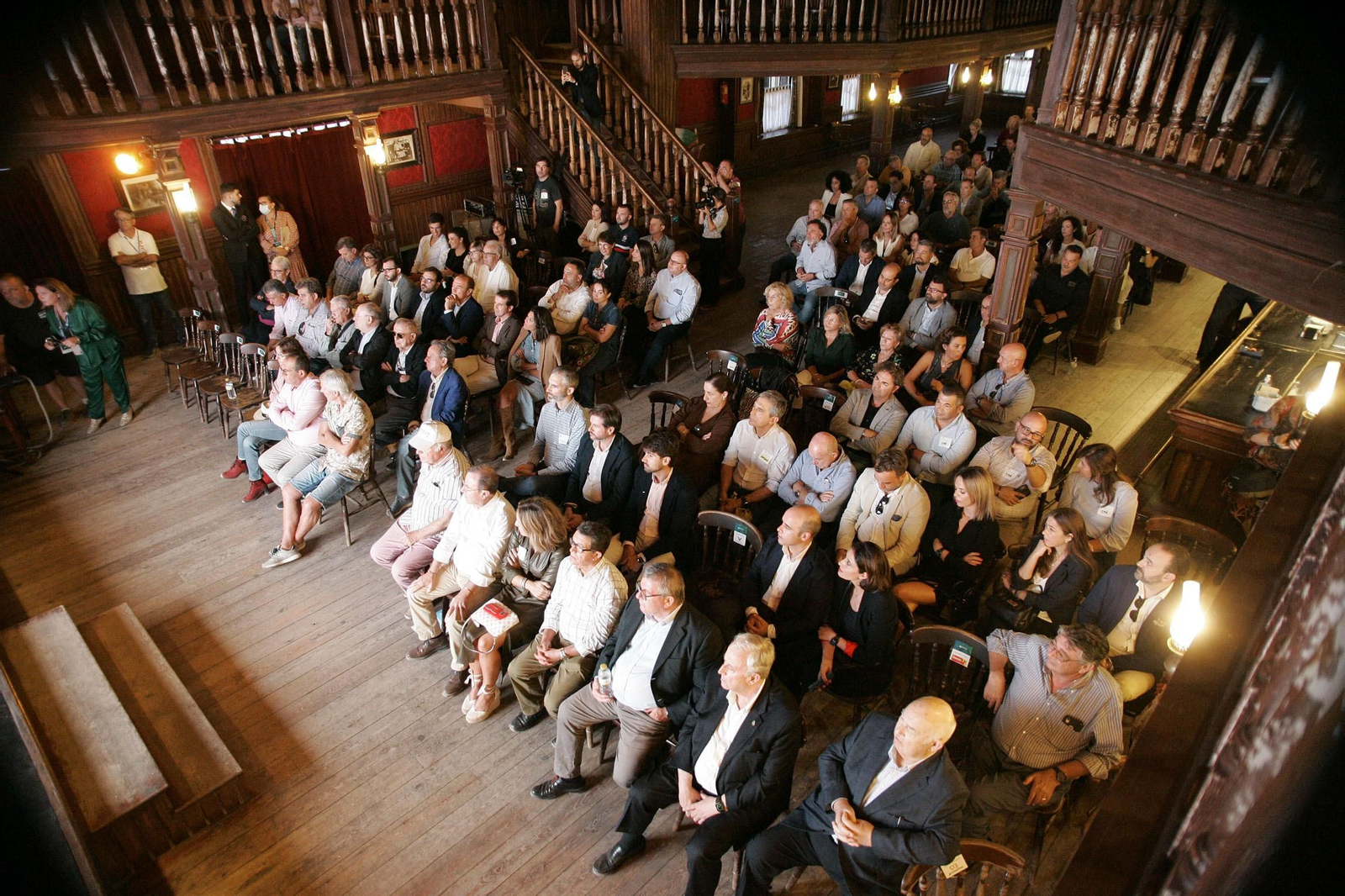 Objetivo Almería AVE ha reivindicado en el MiniHollywood la agilización de las obras de Corredor Mediterráneo