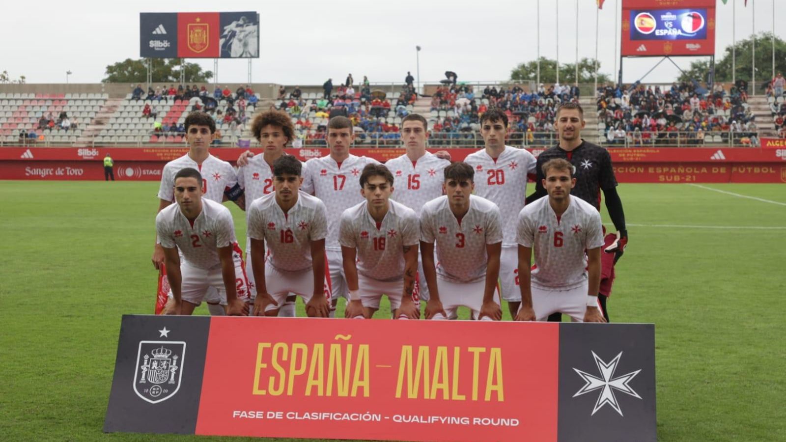 Roberto, debut y gol con España sub 21