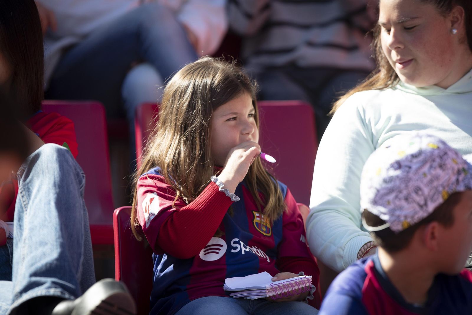 Encuéntrate en la grada de Los Cármenes en el Granada-Barça