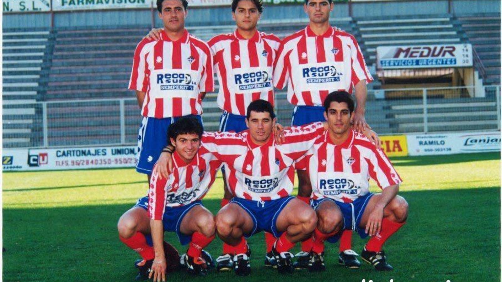 Histórica foto de canteranos del Poli Almería, con Tenorio, Francisco, Butra, Francis Ruano...