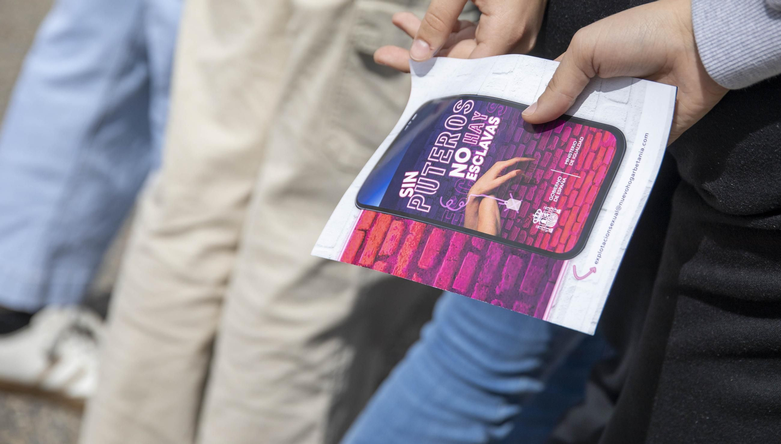 Sensibilización sobre la trata de mujeres en el IES Maestro Padilla de Almería, en imágenes