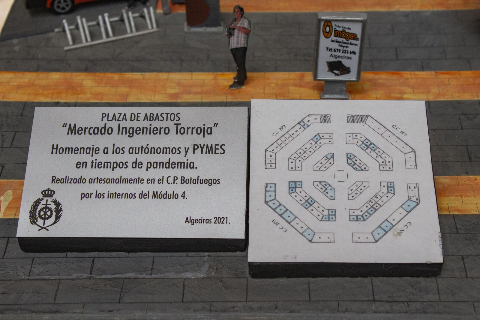 Fotos de la maqueta del Mercado Ingeniero Torroja expuesta en el Centro Documental José Luis Cano