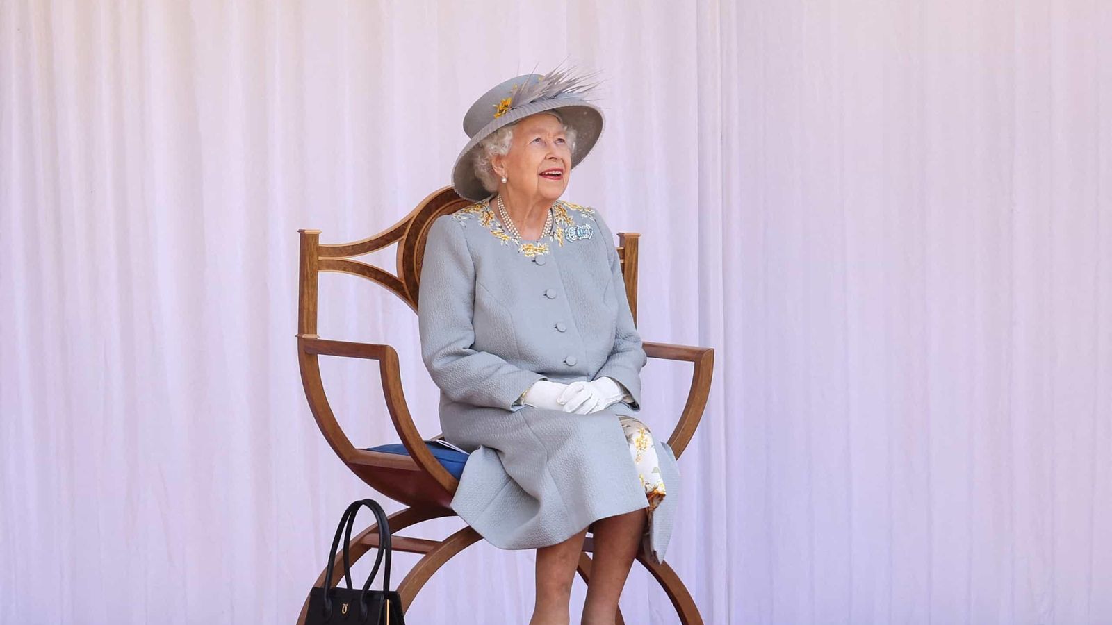 La reina Isabel II de Inglaterra, en el desfile ‘Trooping the Colour’ de su cumpleaños, el año pasado en solitario por la pandemia.