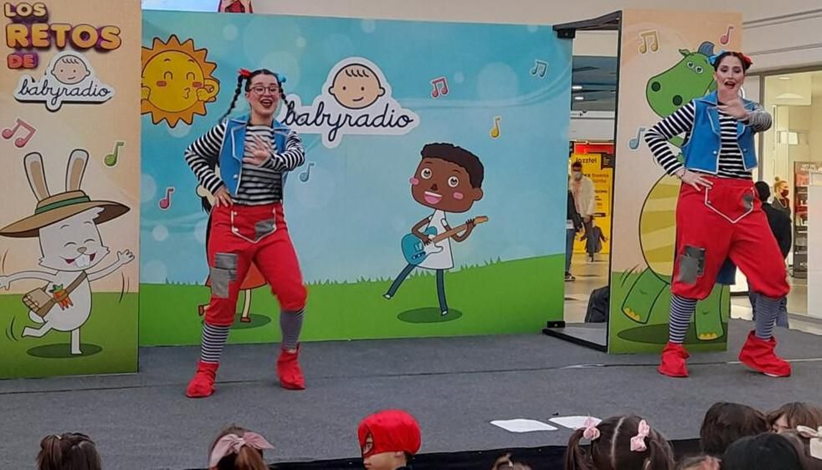 El espectáculo de Babyradio en el Centro Comercial Gran Sur.