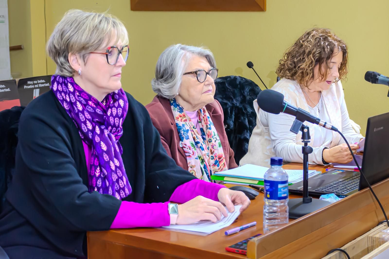 Actividad celebrada por ARA en el marco de la conmemoración del 8-M en Almería