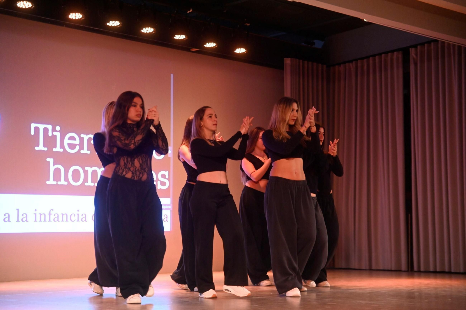 El III Encuentro de Escuelas de Baile 'Córdoba Baila por la Infancia', en imágenes