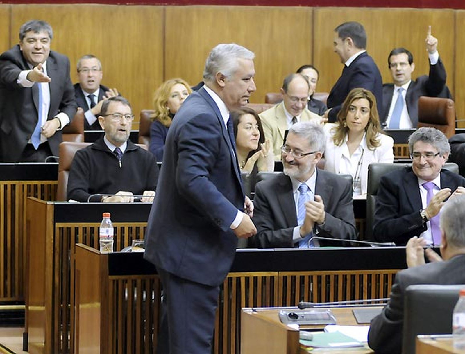 Griñán y Arenas acuerdan crear una mesa de diálogo contra la crisis