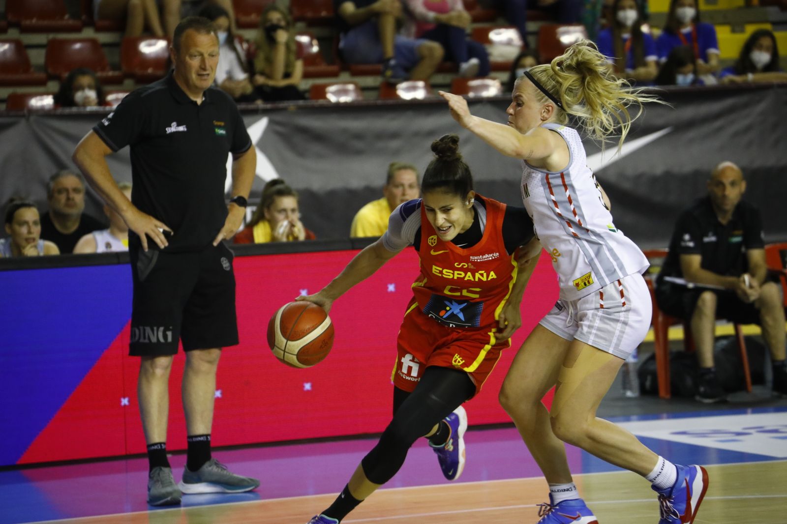 Las imágenes del triunfo de España ante Bélgica en Córdoba.