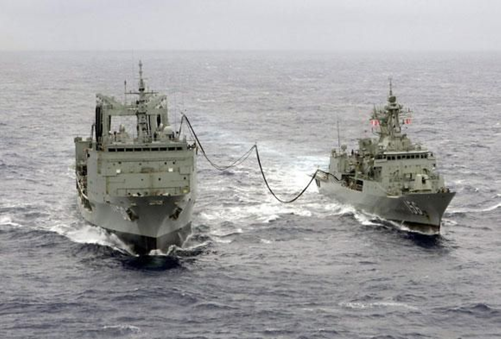 Intensifican la búsqueda del avión malasio antes de que la caja negra agote la batería