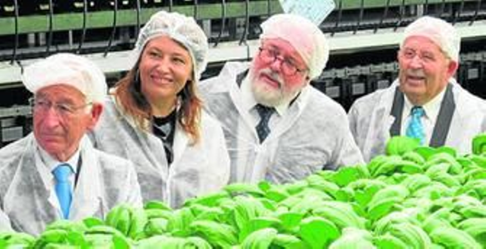 Lorenzo Belmonte con el misnistro Arias Cañete, la delegada del Gobierno, Carmen Crespo, y el presidente de la Diputación Provincial, Gabriel Amat.