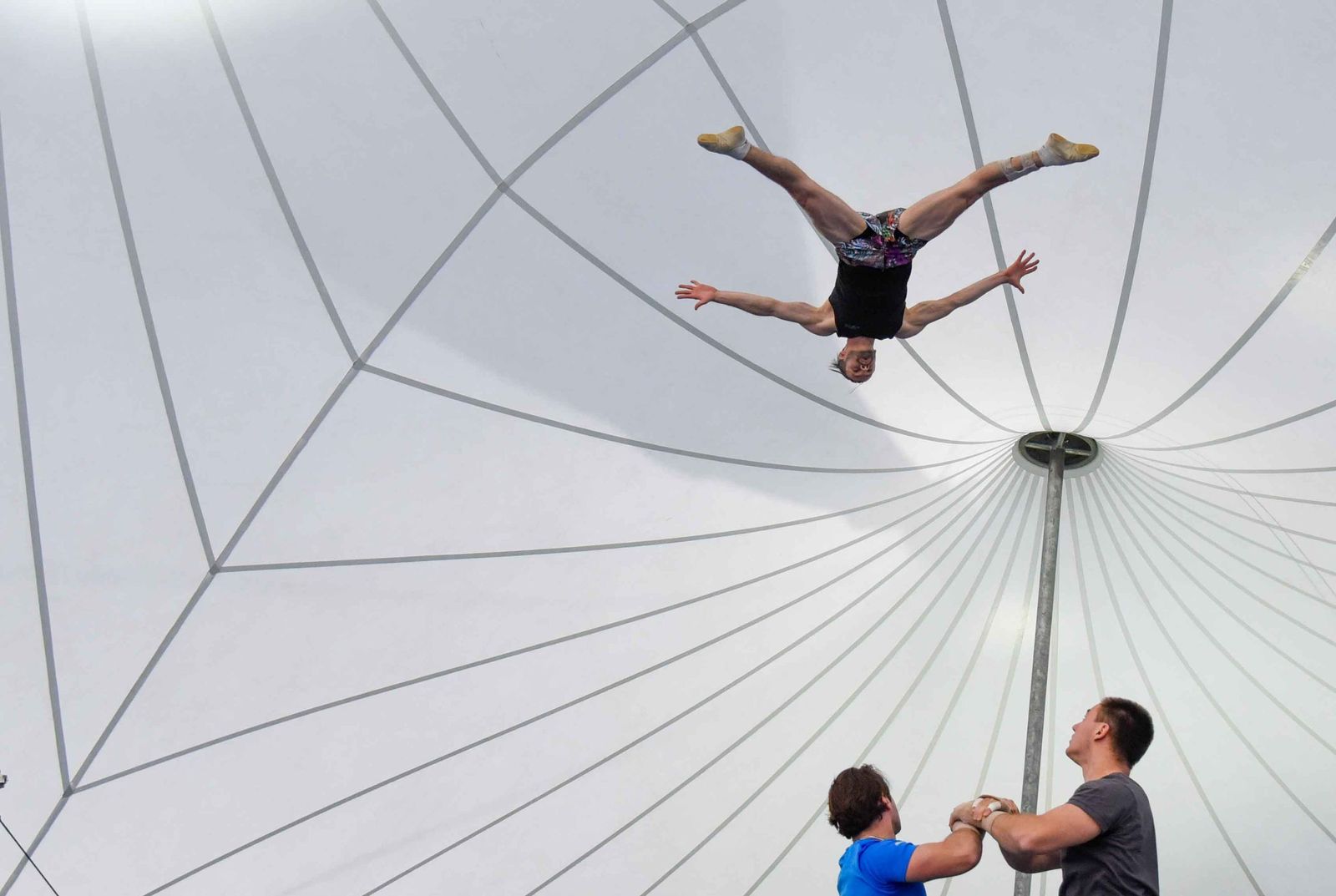 Ensayos y preparativos para el estreno del Circo del Sol en Sevilla 2026