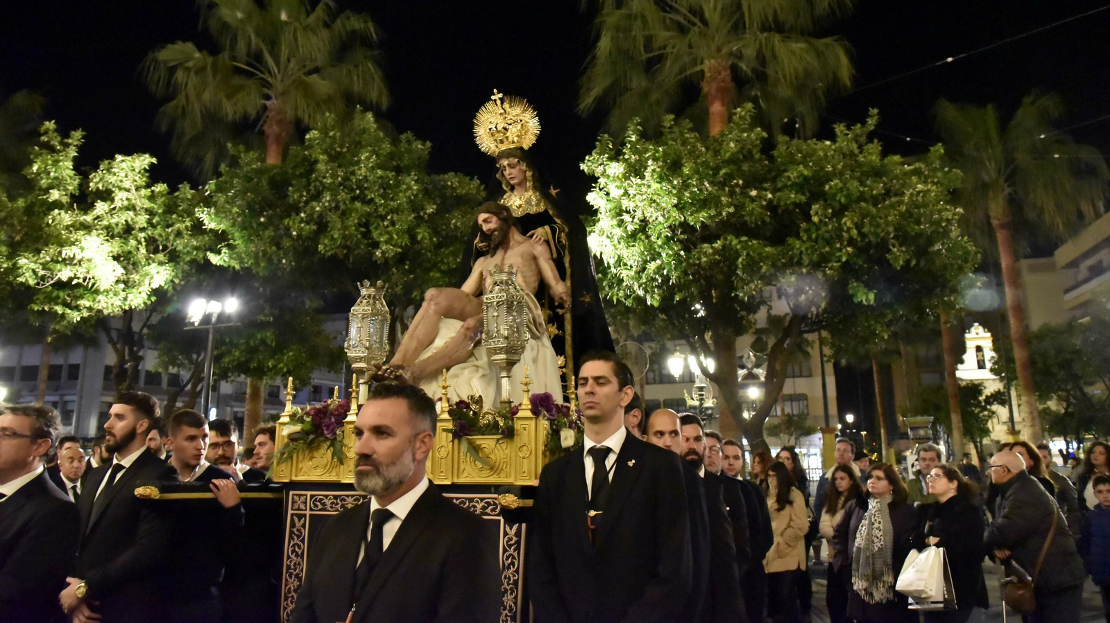 Las fotos del Via Crucis Oficial del Consejo Local de Hermandades y Cofradías de Algeciras